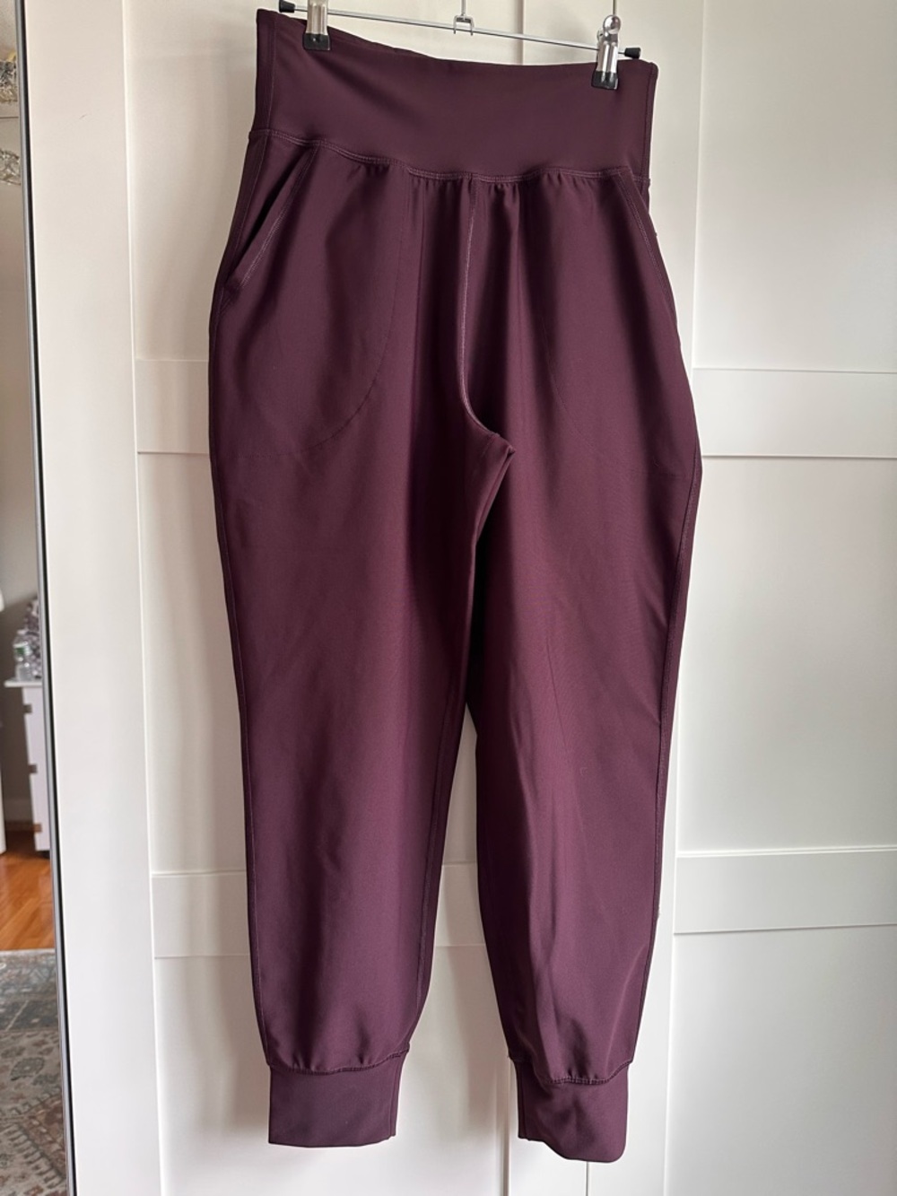 Old Navy Active High-Rise Jogger in Plum